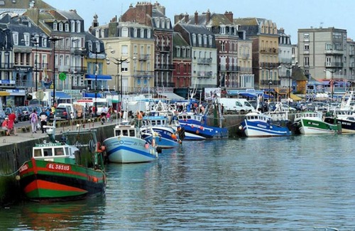 Foucarmont House | Gite Foucarmont, 4 bedrooms, 10 persons