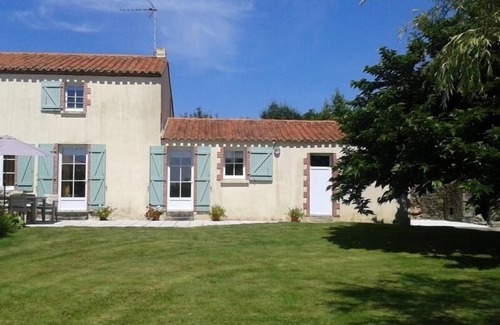Saint-Martin-des-Tilleuls Cottage | Gite Saint-Martin-des-Tilleuls, 3 bedrooms, 6 persons