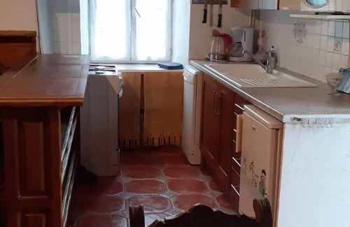 Germs-sur-l'Oussouet House | Gite in a small mountain village facing south.
