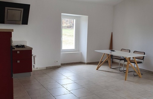 Revest-des-Brousses Cottage | Gîte in a quiet equestrian estate in the heart of the Luberon