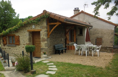 Ceilloux House | GITE IN AUVERGNE (PUY de DOME)