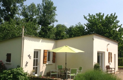 Cravans House | GITE IN LOVELY GROUNDS WITH SWIMMING POOL