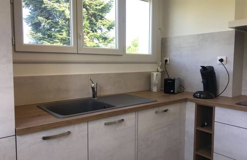 Montauban House | Gite in Montauban - equipped kitchen - car parking - garden with barbecue