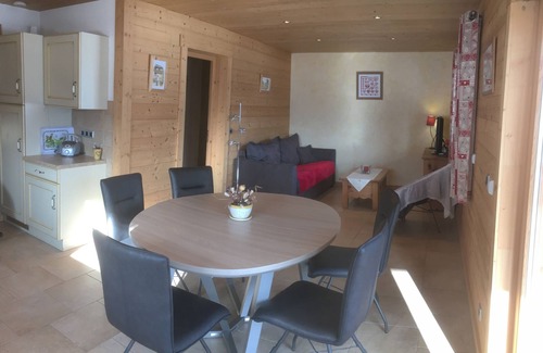 Le Grand-Bornand Ski Chalet | Gite in Savoyard chalet overlooking the chain of Aravis. wifi