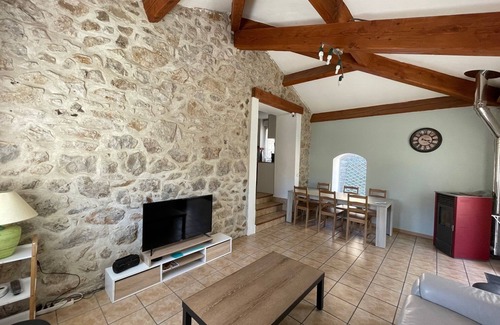 Accons House | Gîte in the Monts d'Ardèche park 07160 Accons