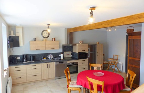 Isle-et-Bardais Cottage | Gite Isle-et-Bardais, 2 bedrooms, 6 persons