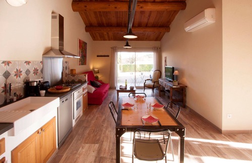 Saint-Victor-la-Coste Cottage | Gite l'Atelier with swimming pool