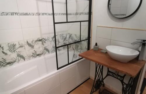 Besse-et-Saint-Anastaise House | Gite L'estive du Clozel Le Salers