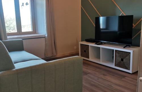 Besse-et-Saint-Anastaise House | Gite L'estive du Clozel Le Salers