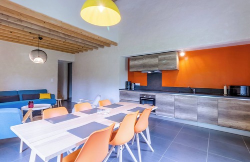 Chassaignes House | 'Gîte L'Étable' with Shared Pool, Private Terrace and Wi-Fi