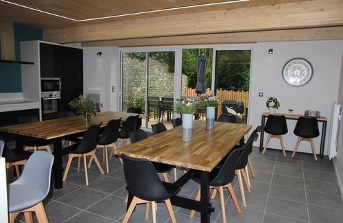 Cheille House | Gite l'Hermine, 15 pers, heated indoor pool, RDC PMR, enclosed garden