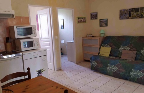 Regusse Cottage | Gîte l'olivier in the heart of the verdon, 15 minutes from the lower gorges and 30 minutes from the lakes.