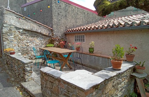 Les Brunels House | Gite La maison d'Adèle in a quiet village in the Montagne Noire near Revel
