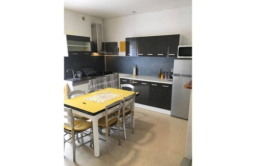 Decazeville Apartment | Gite - La Maison D'isa