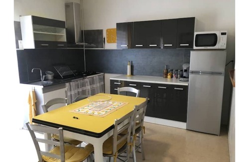 Decazeville Apartment | Gite - La Maison D'isa