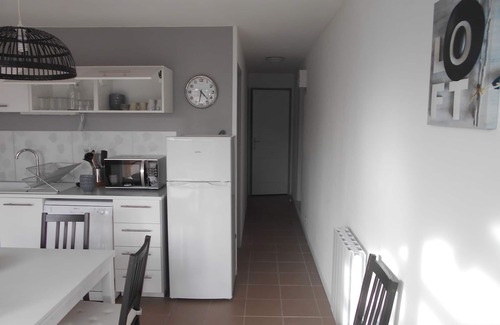 Meynes House | Gite La Vie Est Belle, near the Pont du Gard, Nimes, Avignon, Uzes, Arles and A9