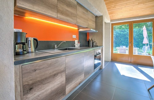 Chassaignes House | 'Gîte Le Gardien' with Shared Pool, Private Terrace and Wi-Fi