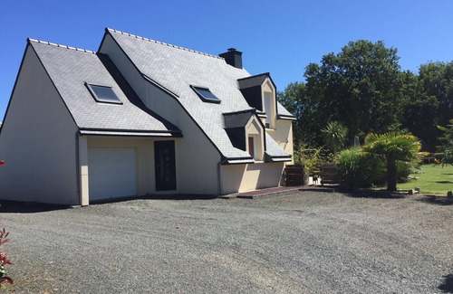 Ploumilliau House | Gite Le Grand Chêne à Ploumilliau à 4 km des Plages