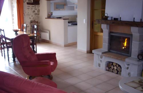 Saint-Mamet-la-Salvetat House | Gite le Marronnier