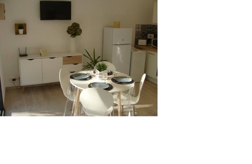 Bedarrides Cottage | Gite LE PILA new air-conditioned apartment located in a park
