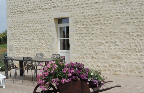 Le Pin-la-Garenne Cottage | Gite Le Pin-la-Garenne, 3 bedrooms, 9 persons