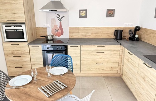 Pouzolles Villa | Gite "Le Puech Fario" Comfortable new villa in the countryside ideal for couples