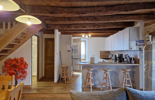 Le Rouget-Pers Cottage | Gite Le Rouget-Pers, 4 bedrooms, 8 persons