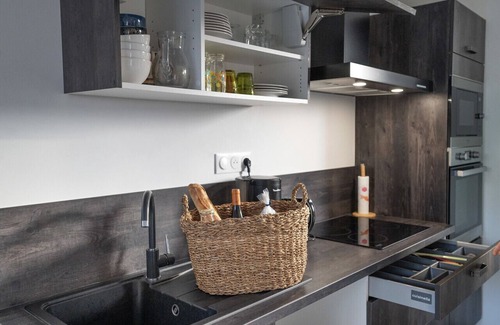 Bouillancourt-en-Sery Cottage | GITE LE TCHIO BATTEUX WITH PRIVATE JACCUZI