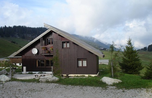 Thorens-Glieres Ski Chalet | Gîte les Augets, near the lanfiannes restaurant, cross-country ski center