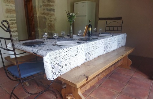 Saint-Chely-du-Tarn Cottage | Gîte "Les Osiers" Le Pigeonnier sleeps 10, in the heart of the Gorges du Tarn