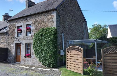 Saint-Pierre-de-Plesguen House | Gite Les Renardières en Bretagne Romantique proche