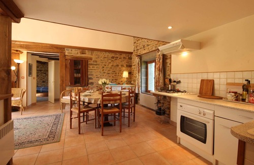 Rouperroux Apartment | Gite Les Hirondelles. Lovely gite, suitable for the disabled.