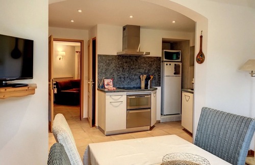 Voiteur House | Gîte Les Isles - Along the river, between Seille and vineyards