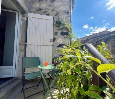 Alba-la-Romaine Apartment | GITE LES ROMAINS 2/4p au coeur du village classé d'ALBA LA ROMAINE