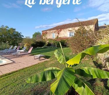 Le Segur House | Gite Les Volets Bleus du Segur