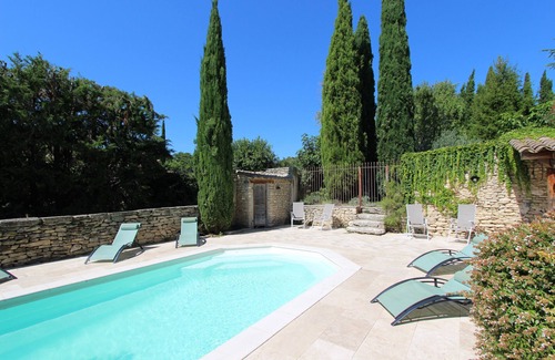 Cabrieres-d'Avignon Apartment | Gite Lou Bancaou classified 2 * in stone property in the village center