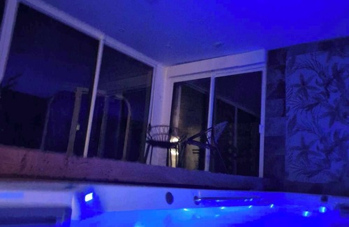Saint-Omer House | Gite Love Room and Spa Romantic Escapade in Saint Omer