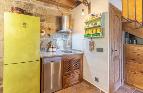 San Martin del Pimpollar House | Gîte 'Molino Navarenas' with lake view, balcony and Wi-Fi