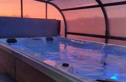 Villemarechal House | gite mille et une bulles avec jacuzzi couvert et privatisé 24 h/24 h