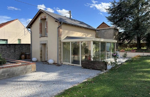 Montmarault Cottage | Gite Montmarault, 1 bedroom, 2 persons
