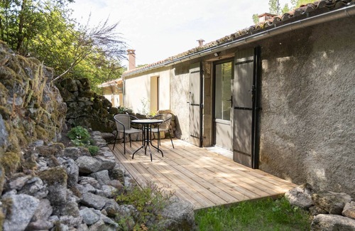 Mortagne-sur-Sevre Cottage | Gite Mortagne-sur-Sèvre, studio flat, 2 persons