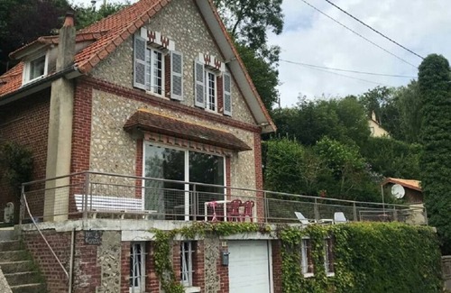 Veulettes-sur-Mer House | Gite Normandie, between SEA and COUNTRYSIDE, 400m from the SEA