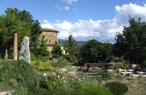 Simiane-la-Rotonde Cottage | GITE OF THE ABBEY OF VALSAINTES