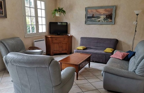 Oisly Cottage | Gite Oisly, 4 bedrooms, 10 persons