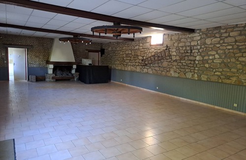 Orainville Bed & Breakfast | Gîte + Party room + Bedroom with private shower & toilet