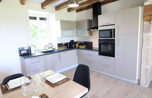 Pleaux Cottage | Gite Pleaux, 3 bedrooms, 6 persons