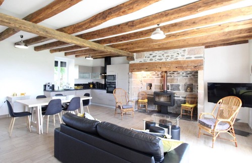 Pleaux Cottage | Gite Pleaux, 3 bedrooms, 6 persons