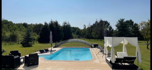 Clere-les-Pins Apartment | GITE ROMANTIQUE