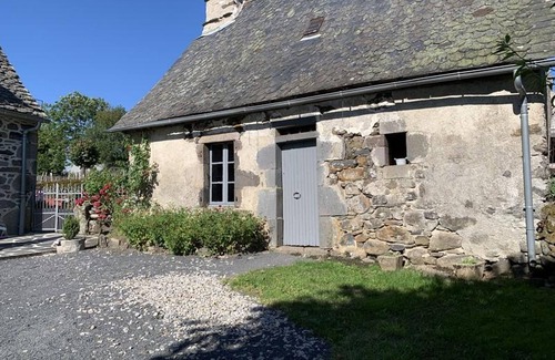 Saint-Bonnet-de-Salers Cottage | Gite Saint-Bonnet-de-Salers, 3 bedrooms, 6 persons