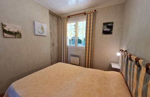 Saint-Firmin-des-Bois Cottage | Gite Saint-Firmin-des-Bois, 2 bedrooms, 4 persons